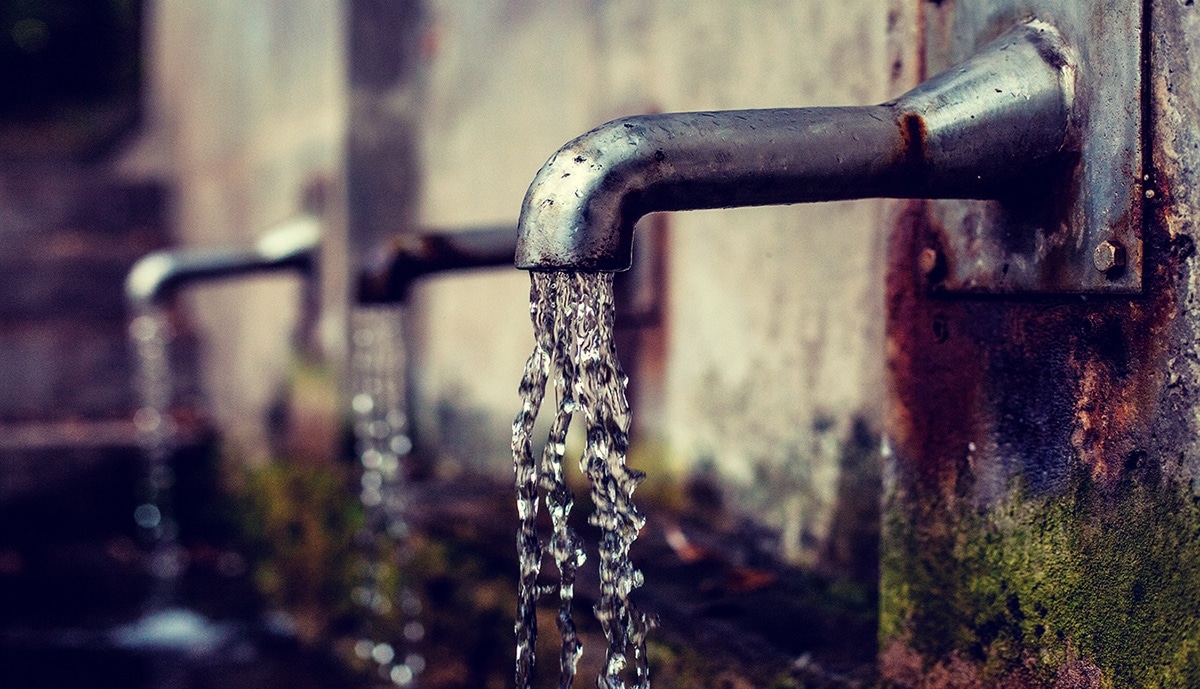 water running out of outdoor spigot