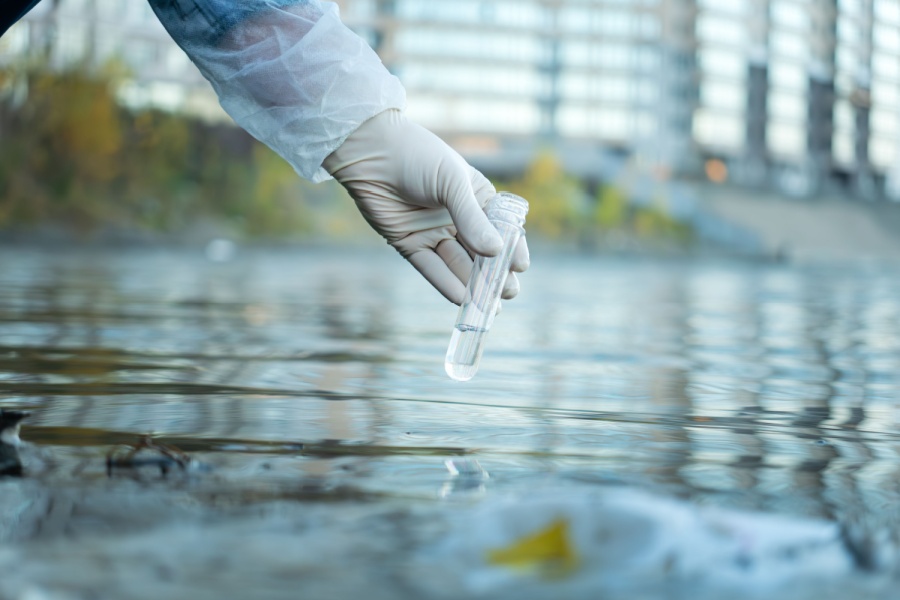 Environmental Contamination in Los Angeles, CA | AKT Peerless